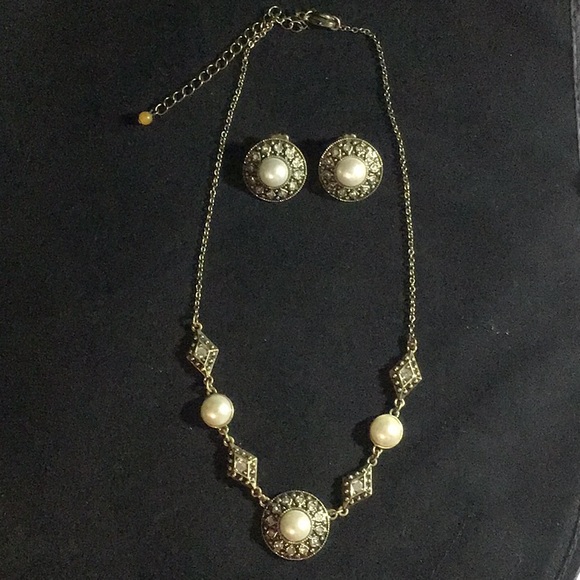 Avon Jewelry - Vintage Style Pearlesque Necklace and Earring Set